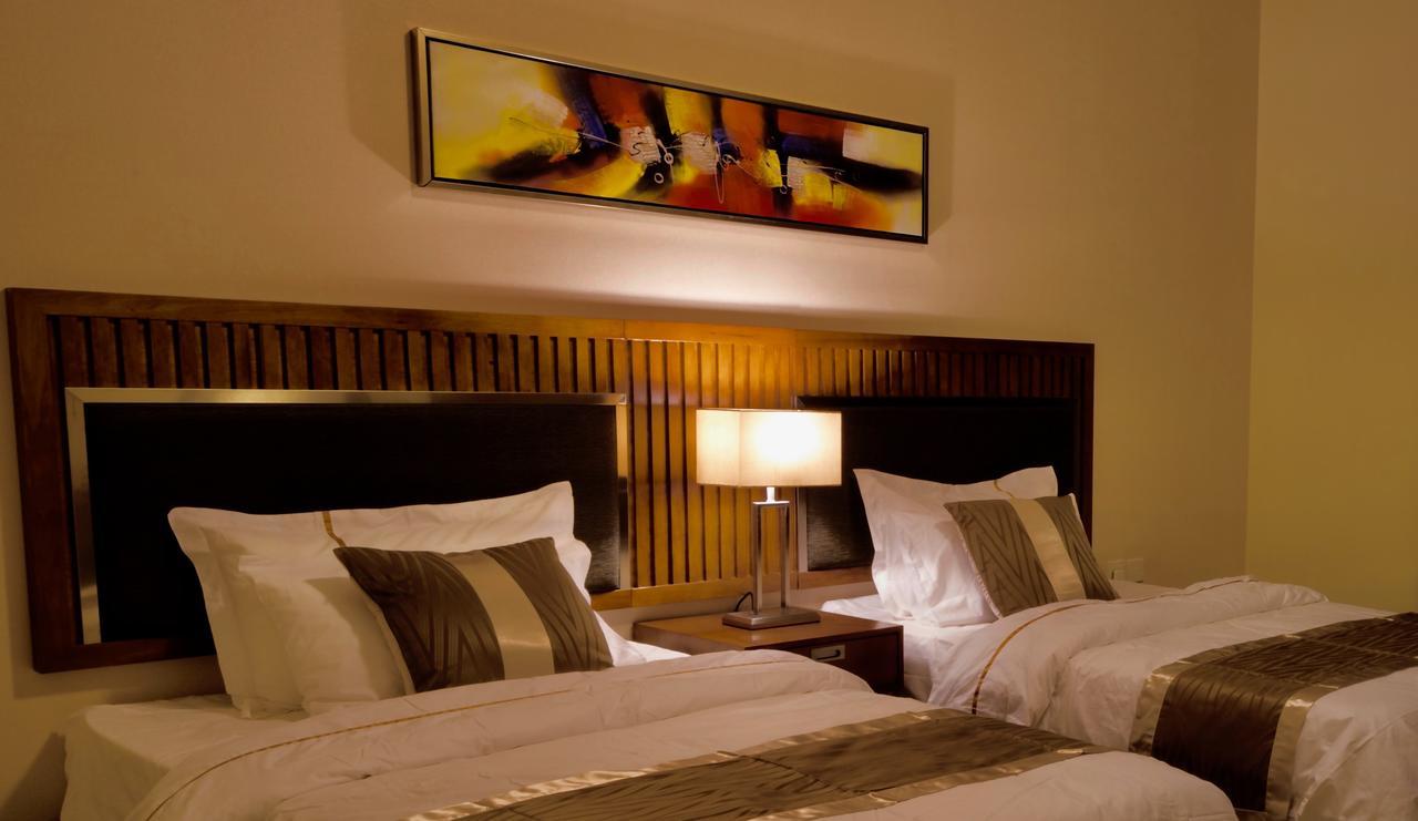 Ayam Lilian Aparthotel Büreyde Dış mekan fotoğraf
