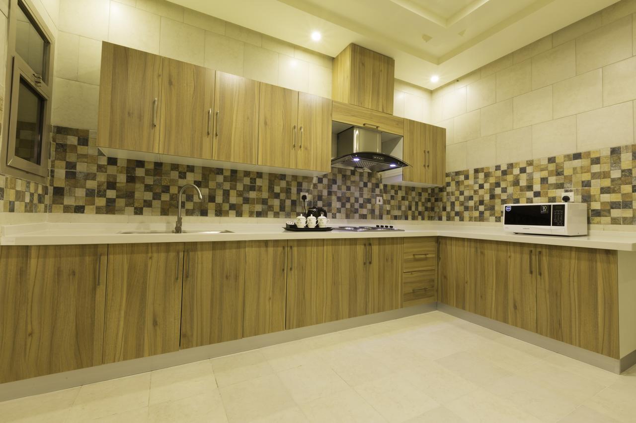 Ayam Lilian Aparthotel Büreyde Dış mekan fotoğraf