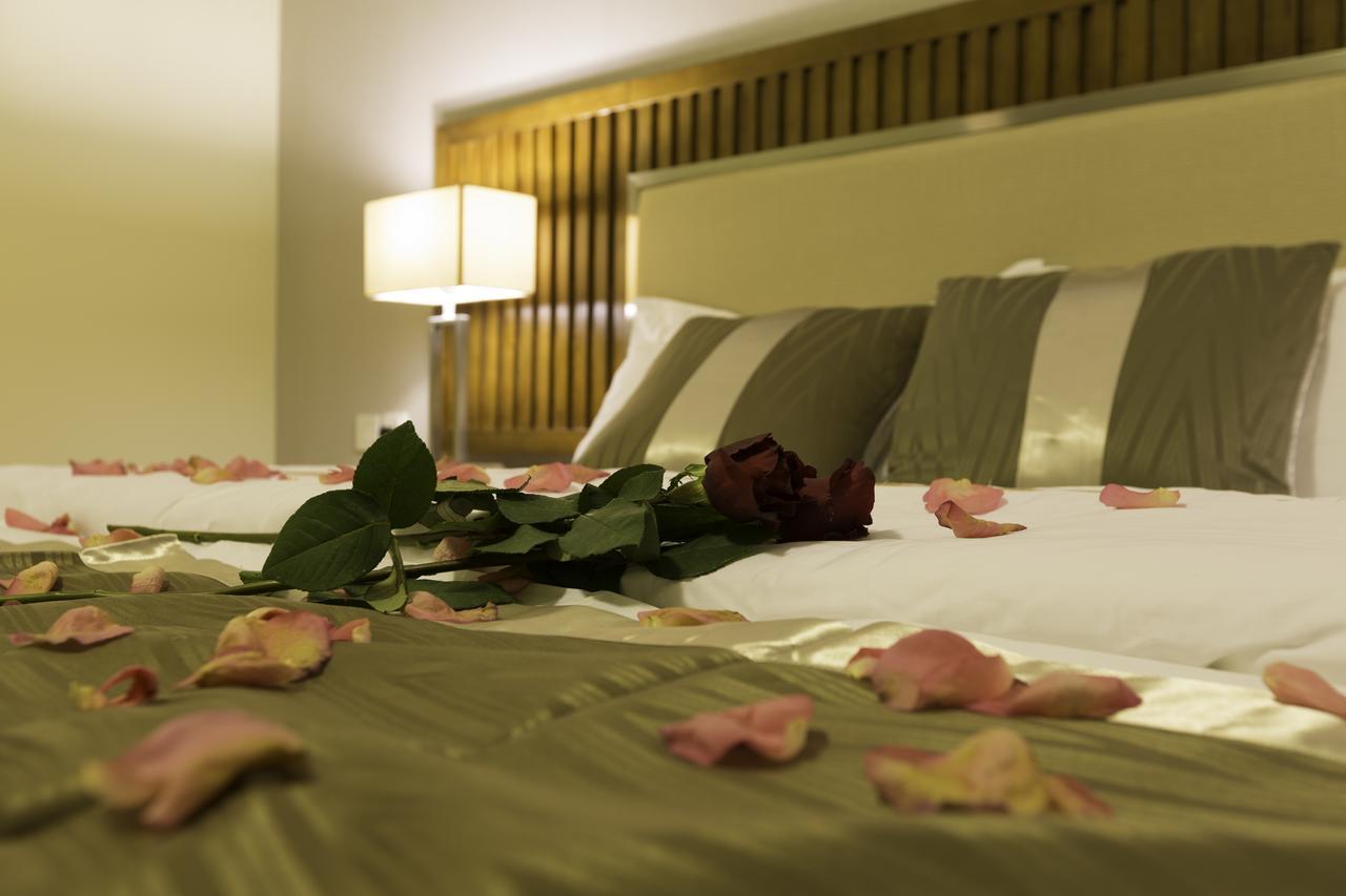 Ayam Lilian Aparthotel Büreyde Dış mekan fotoğraf