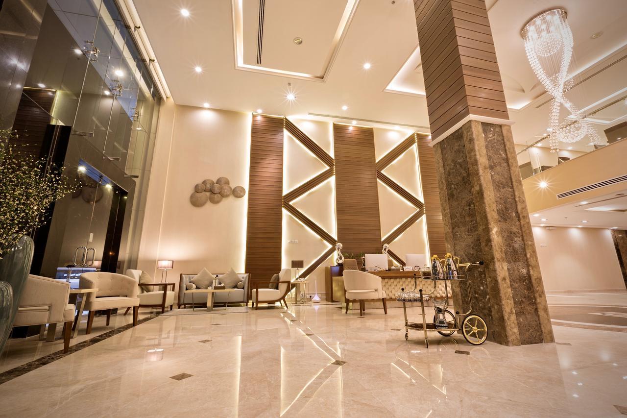 Ayam Lilian Aparthotel Büreyde Dış mekan fotoğraf