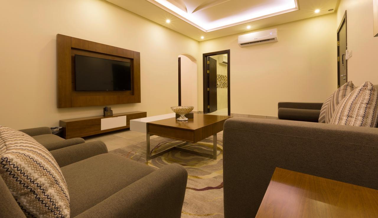 Ayam Lilian Aparthotel Büreyde Dış mekan fotoğraf