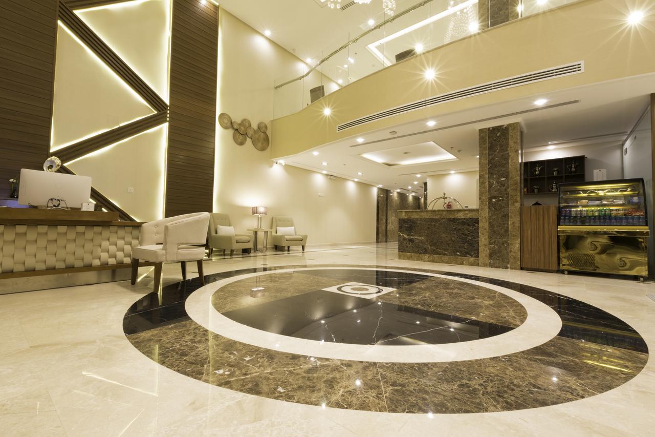 Ayam Lilian Aparthotel Büreyde Dış mekan fotoğraf